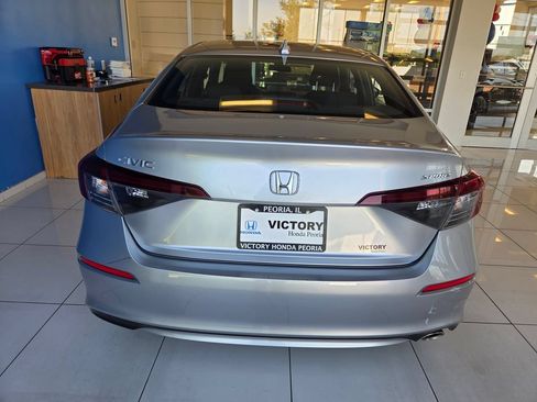 Used 2025 Honda Civic Sport image 7
