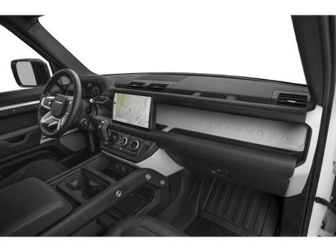 Used 2025 Land Rover Defender 130 S image 15