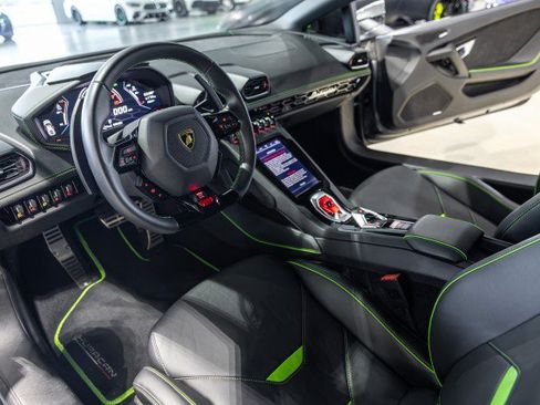 Used 2021 Lamborghini Huracan EVO RWD image 37