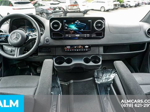 Used 2025 Mercedes-Benz Sprinter 2500 image 23