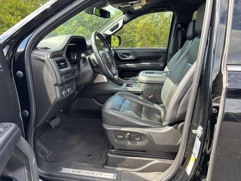 Used 2022 Chevrolet Suburban LT AWD/4WD image 15