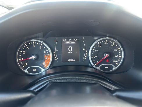 Used 2016 Jeep Renegade 75th Anniversary FWD image 13