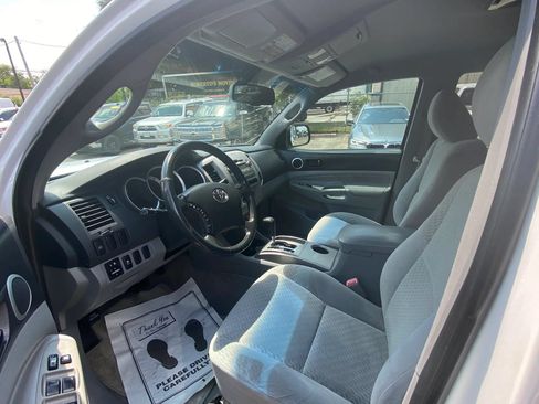 Used 2011 Toyota Tacoma PreRunner w/ SR5 Pkg #2 RWD image 14