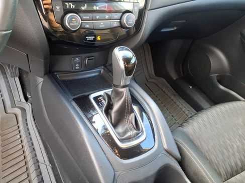 Used 2017 Nissan Rogue SV AWD/4WD image 11
