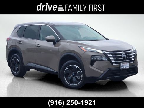 Certified 2025 Nissan Rogue SV image 1