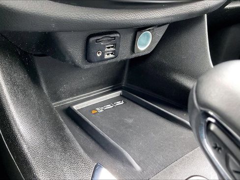 Used 2023 Chevrolet Traverse RS FWD image 25