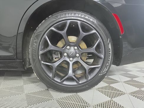 Used 2019 Chrysler 300 S RWD image 11