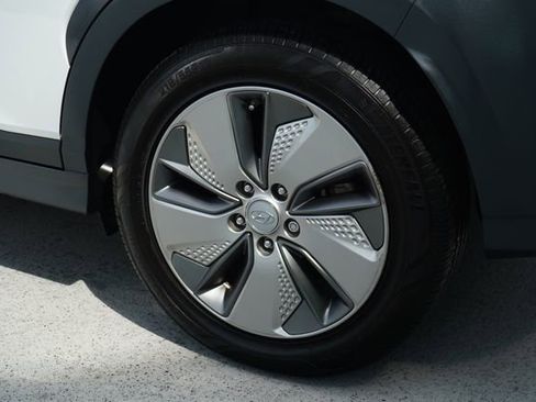 Used 2021 Hyundai Kona Ultimate FWD image 6