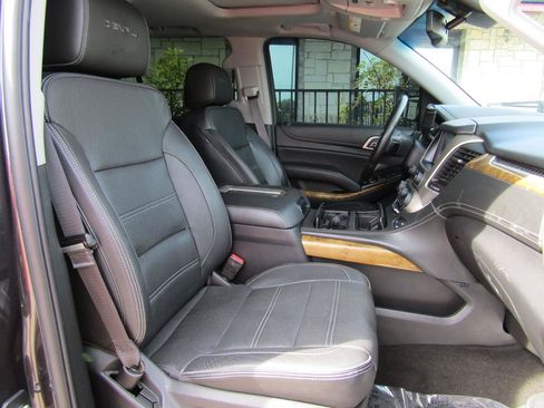 Used 2017 GMC Yukon Denali AWD/4WD image 13