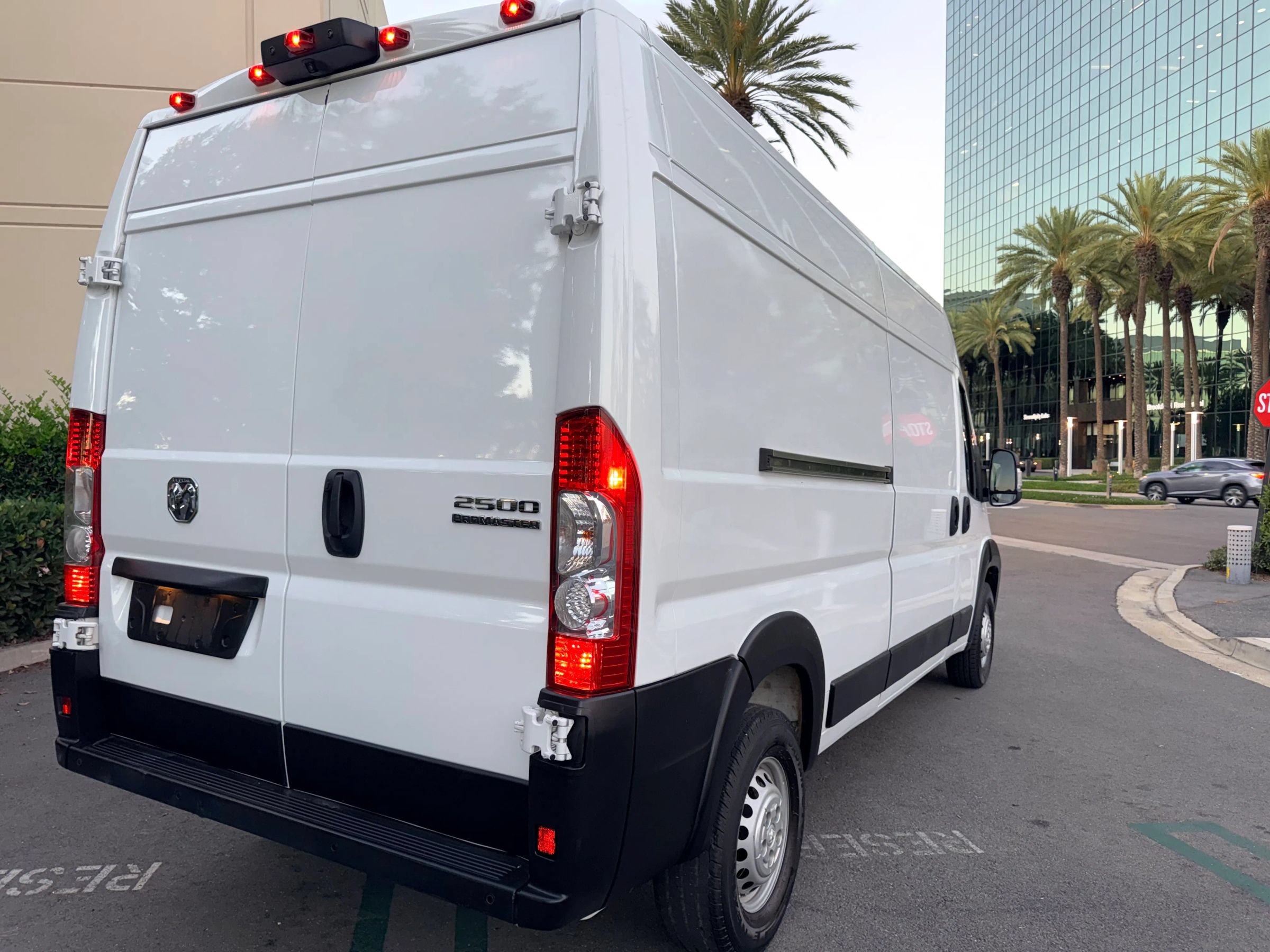 Used 2024 RAM ProMaster 2500 159 High Roof w/ Premium Convenience Group FWD image 6