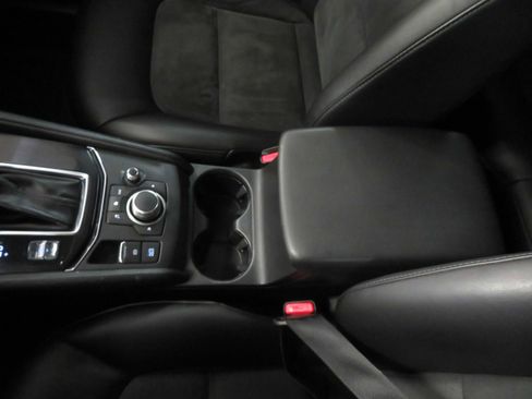 Used 2019 MAZDA CX-5 Touring image 40