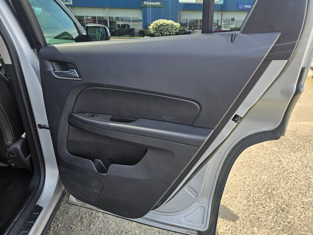 Used 2014 GMC Terrain SLT w/ Safety Package AWD/4WD image 14