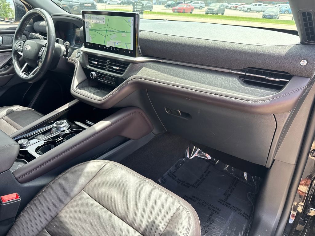 Used 2025 Ford Explorer Platinum w/ LUX Leather Package AWD/4WD image 40