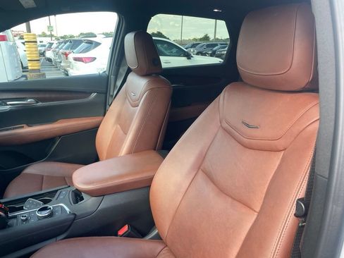 Used 2024 Cadillac XT5 Premium Luxury w/ Technology Package FWD image 15