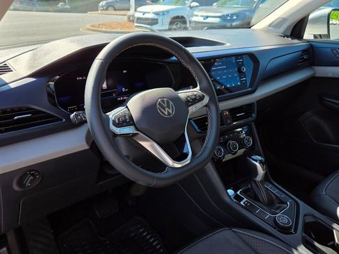 Certified 2023 Volkswagen Taos SE w/ Panoramic Sunroof Package AWD/4WD image 24