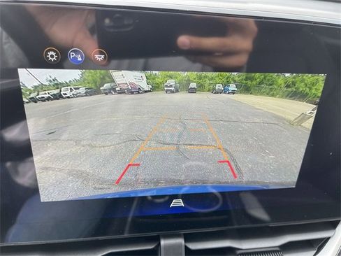 New 2026 Chevrolet Equinox LT w/ Convenience Package II image 17