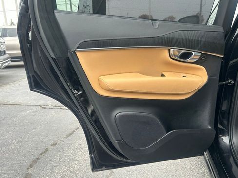 Used 2023 Volvo XC90 B6 Ultimate w/ Protection Package Premier image 19