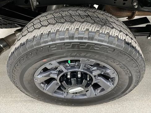 Used 2024 Ford F350 Lariat w/ Lariat Ultimate Package AWD/4WD image 15