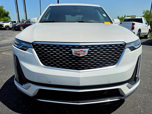 Used 2025 Cadillac XT6 Premium Luxury w/ LPO, Floor Liner Package AWD/4WD image 8