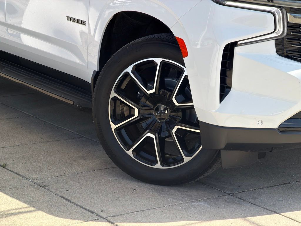 Used 2021 Chevrolet Tahoe RST w/ Luxury Package AWD/4WD image 10