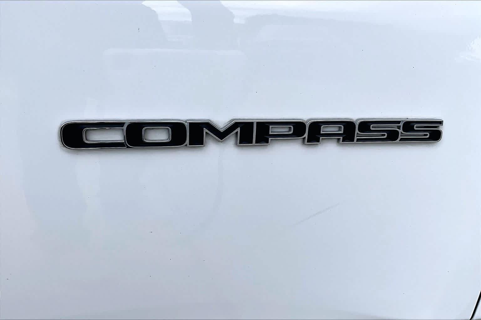 Used 2023 Jeep Compass Limited AWD/4WD image 10