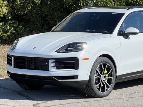 New 2026 Porsche Cayenne S image 12