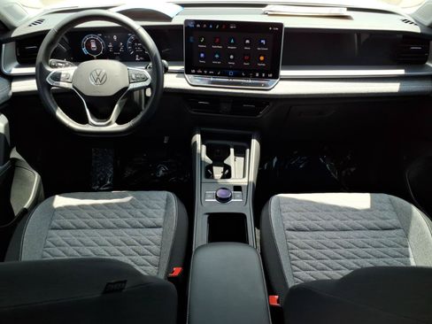 Certified 2025 Volkswagen Tiguan S FWD image 22