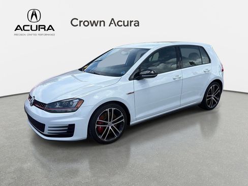 Used 2017 Volkswagen Golf 4-Door FWD image 3