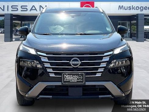 Used 2026 Nissan Rogue SL FWD image 2