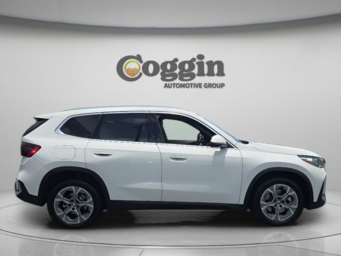 Used 2023 BMW X1 xDrive28i AWD/4WD image 6