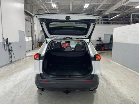 Used 2022 Toyota RAV4 XLE AWD/4WD image 23