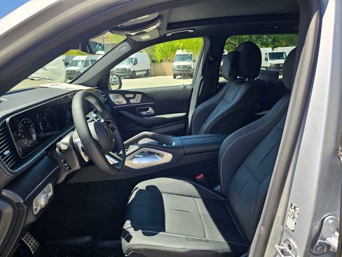 New 2026 Mercedes-Benz GLS 580 4MATIC image 23