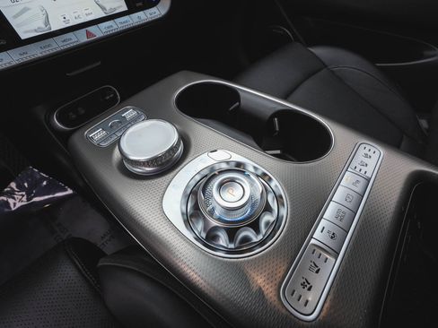 Used 2023 Genesis GV60 Advanced image 30