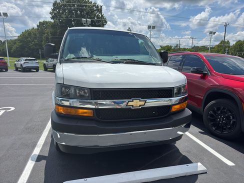Used 2025 Chevrolet Express 2500 w/ Driver Convenience Package RWD image 2