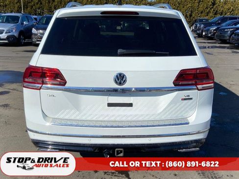 Used 2018 Volkswagen Atlas SEL w/ R-Line Package image 4