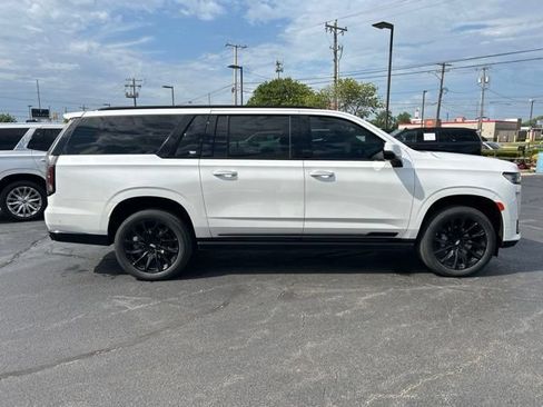 Certified 2023 Cadillac Escalade ESV Sport w/ LPO, ONYX Package AWD/4WD image 5