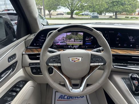 Used 2024 Cadillac Escalade Sport Platinum w/ LPO, ONYX Package AWD/4WD image 14