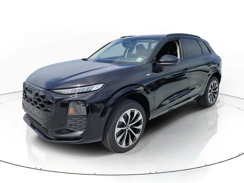 New 2026 Audi Q3 quattro 2.0T AWD/4WD image 2