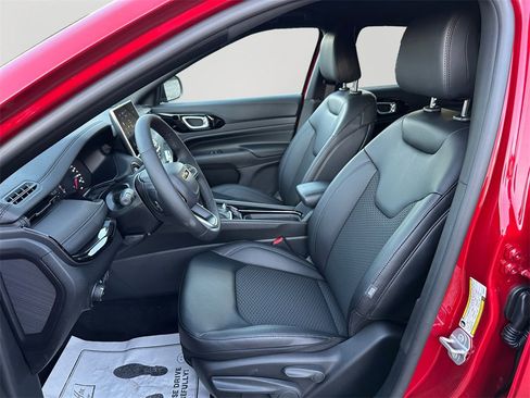 New 2026 Jeep Compass Latitude image 24