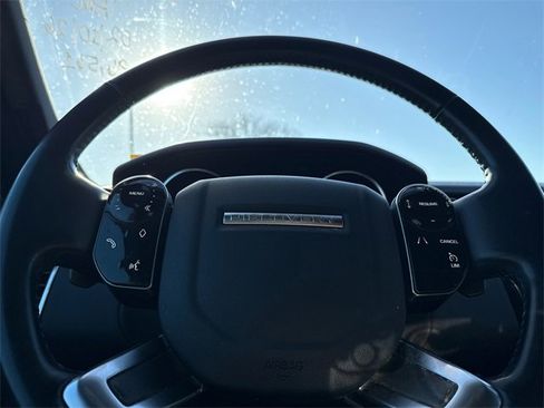 Used 2019 Land Rover Discovery SE image 24