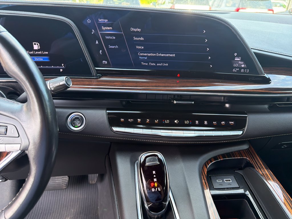 Certified 2024 Cadillac Escalade Premium Luxury w/ Performance Package AWD/4WD image 18