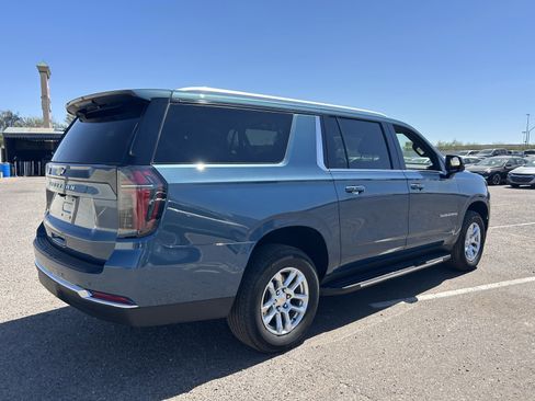 Certified 2025 Chevrolet Suburban LS AWD/4WD image 4