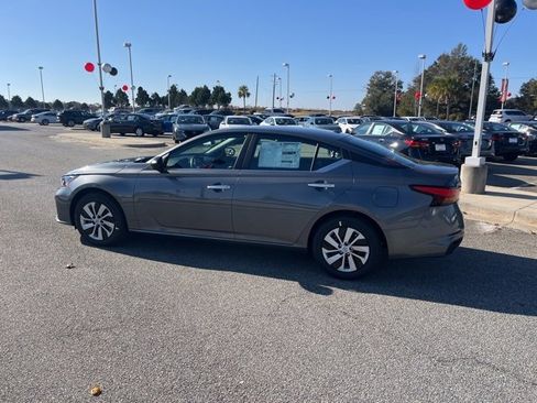 New 2025 Nissan Altima 2.5 S image 6