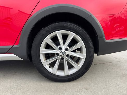 Used 2017 Volkswagen Golf Alltrack S image 26