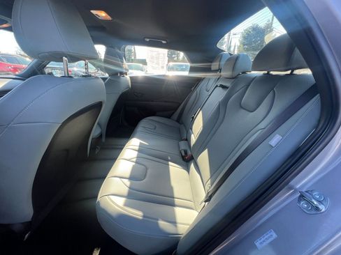 Used 2025 Hyundai Elantra Limited image 25