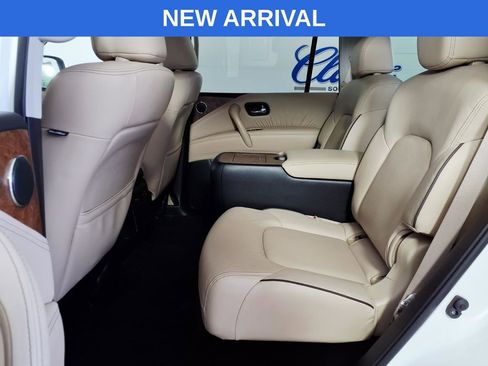 Used 2022 Nissan Armada SL w/ Captain's Chairs Package image 8