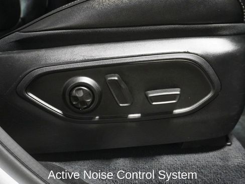 Used 2023 Jeep Grand Cherokee Limited w/ Luxury Tech Group II image 6