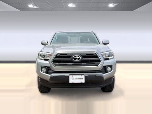 Used 2016 Toyota Tacoma SR5 image 5