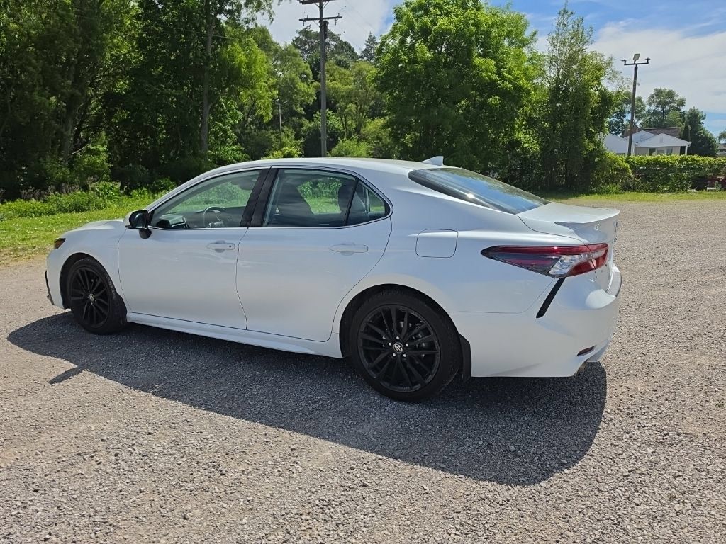 Used 2022 Toyota Camry XSE FWD image 4