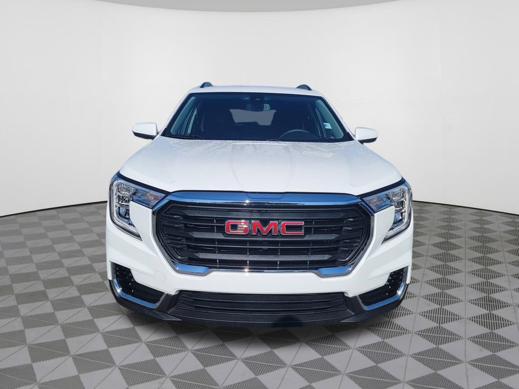 Used 2023 GMC Terrain SLE w/ Driver Convenience Package FWD image 3